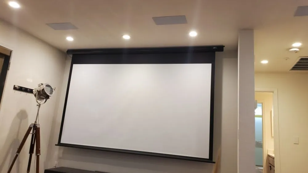 Emergency electrical service for homes in lighting installation,  by 