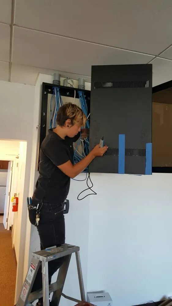 Trusted emergency electrical service service in ,  - Rocha Electrical Systems