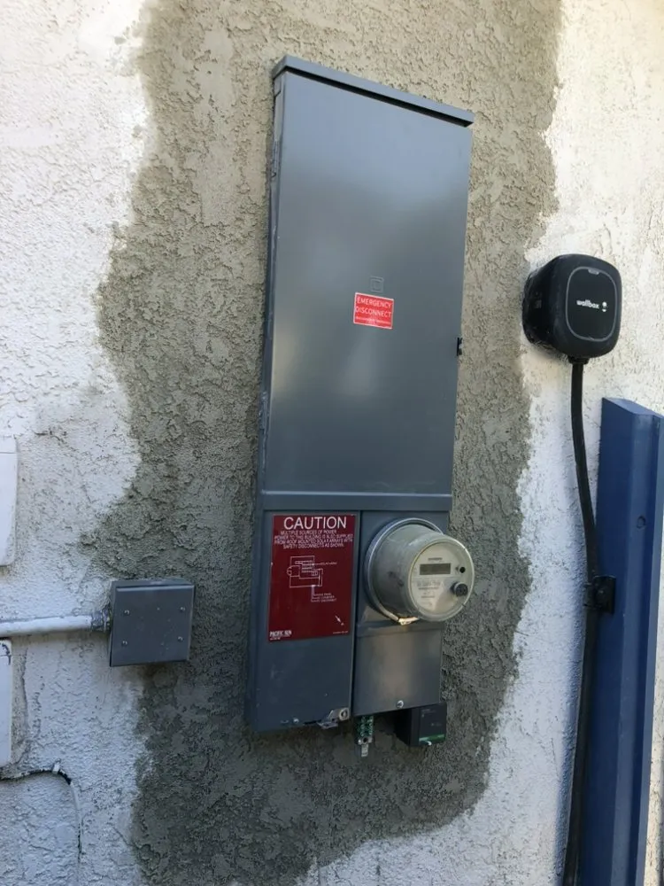 Trusted electrician providing wiring installation in Orange, CA - Rock Bottom Construction