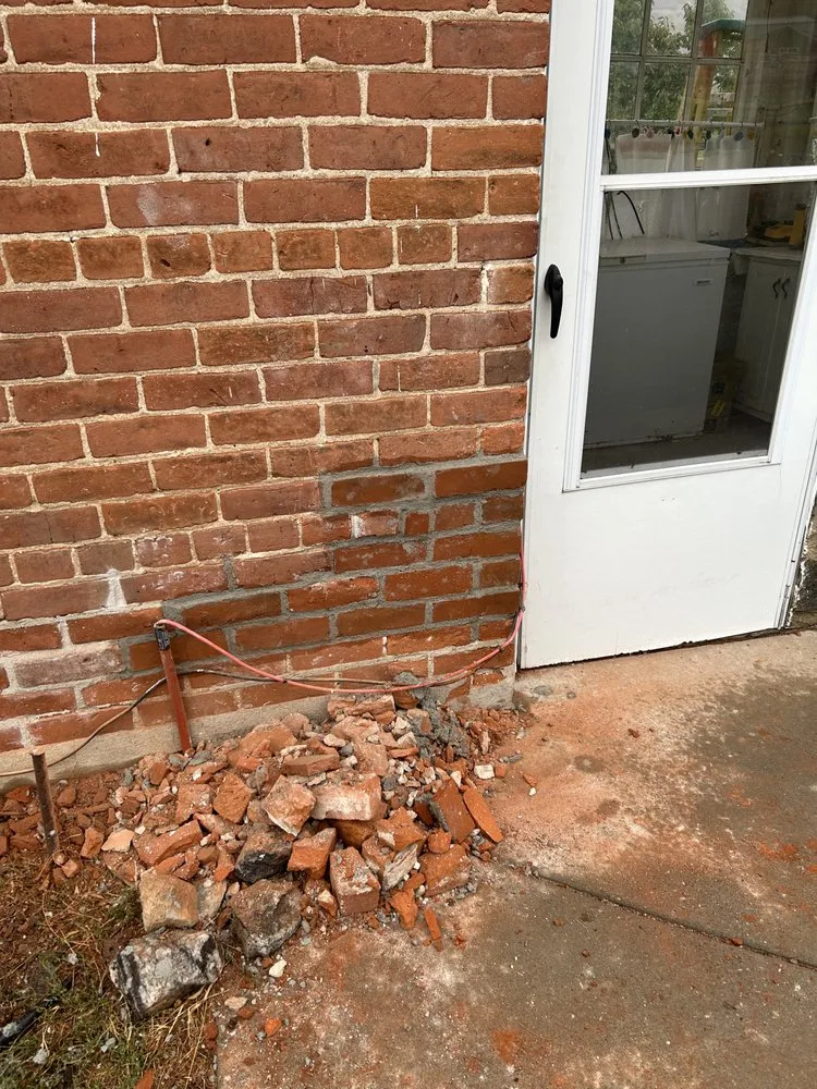 Licensed electrician providing lighting installation in , 