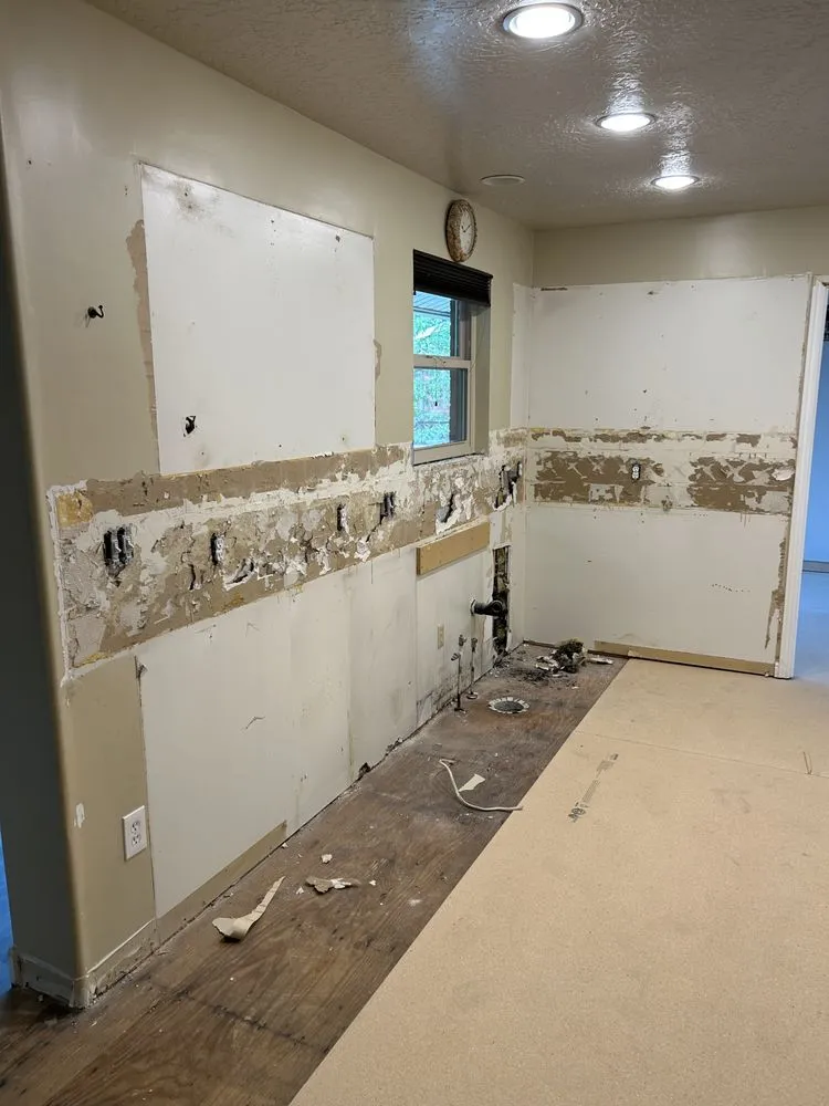 Slide of Rockin & Rollin Handyman Services