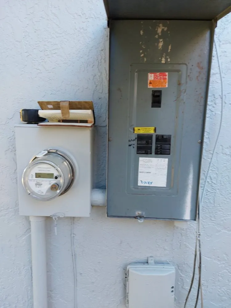 Trusted circuit breaker repair in ,  by Rodriguez Electrical Contractor