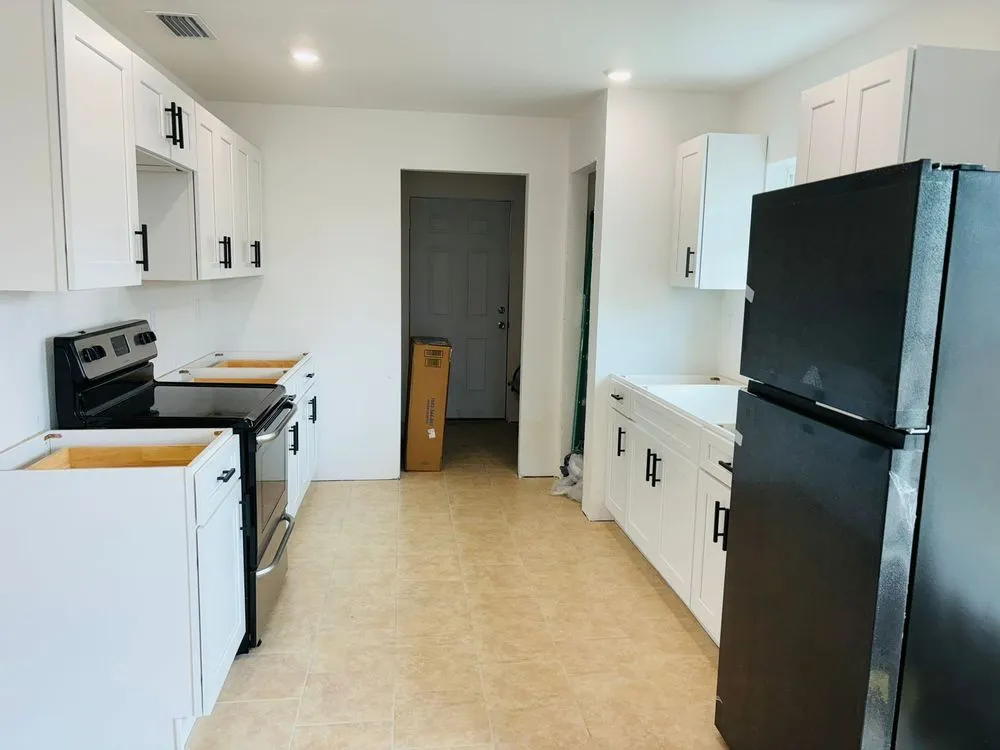 Slide of Rofy Construction