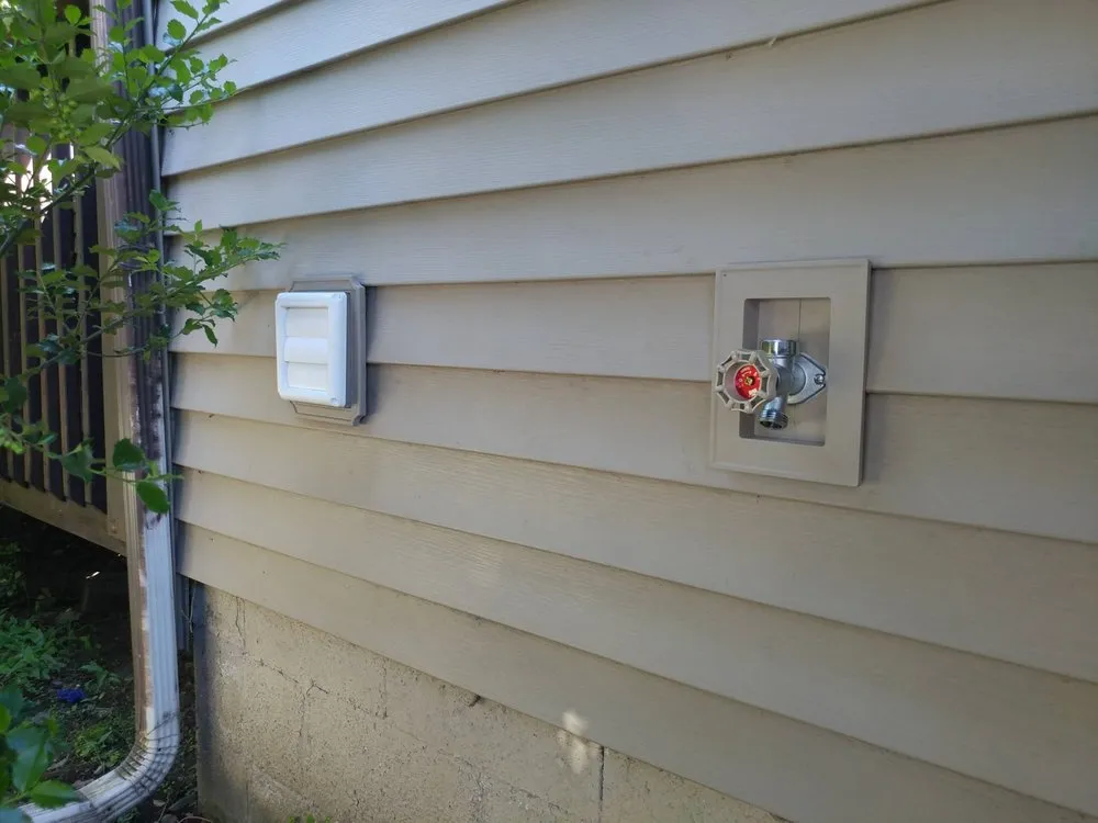 Emergency electrician providing wiring installation in , 