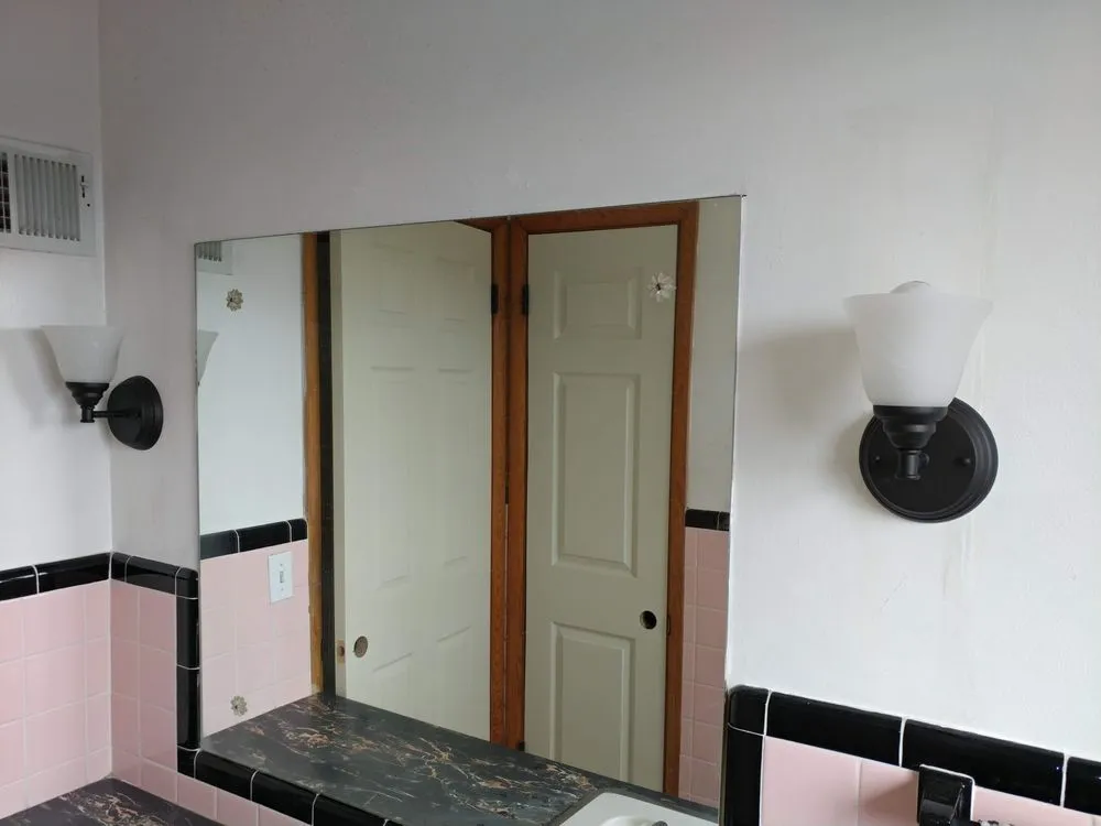 Emergency electrical repair in ,  by Rogo's Handyman Service