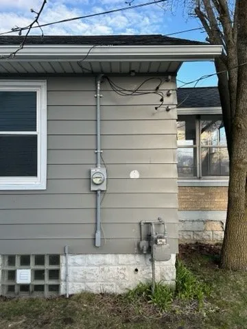 Slide of Rogue Electrical Services