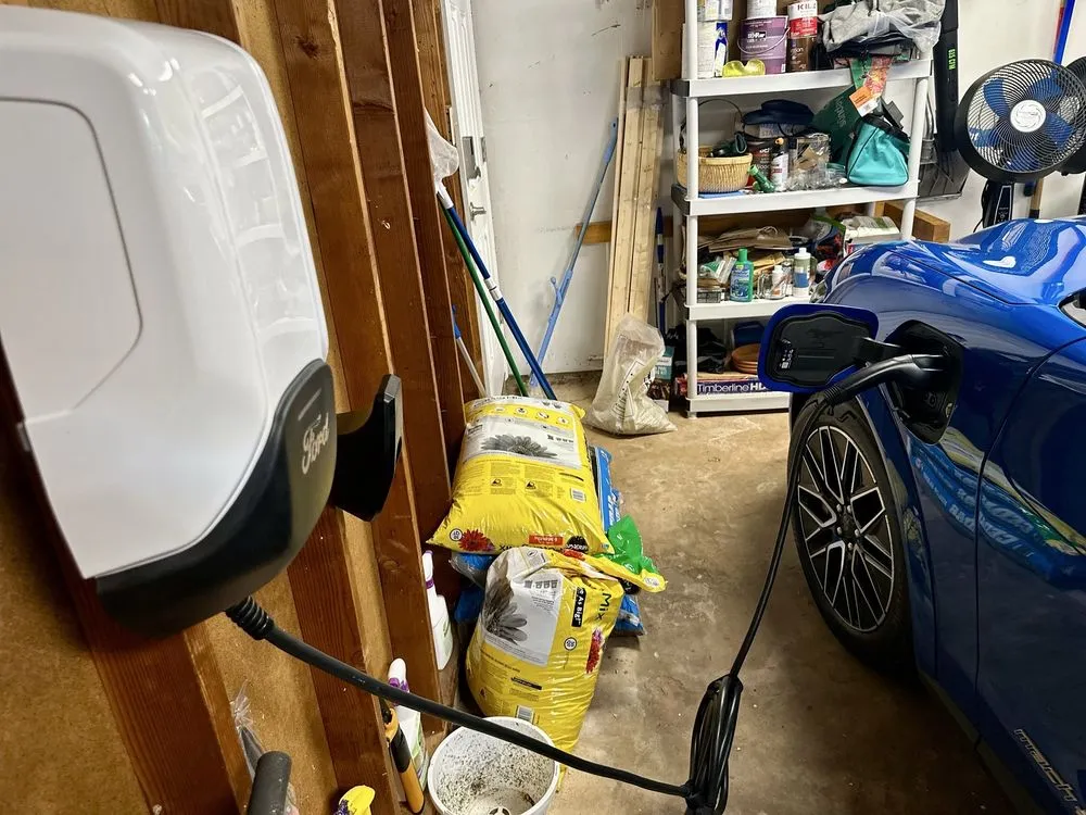 Slide of Rojas Electric