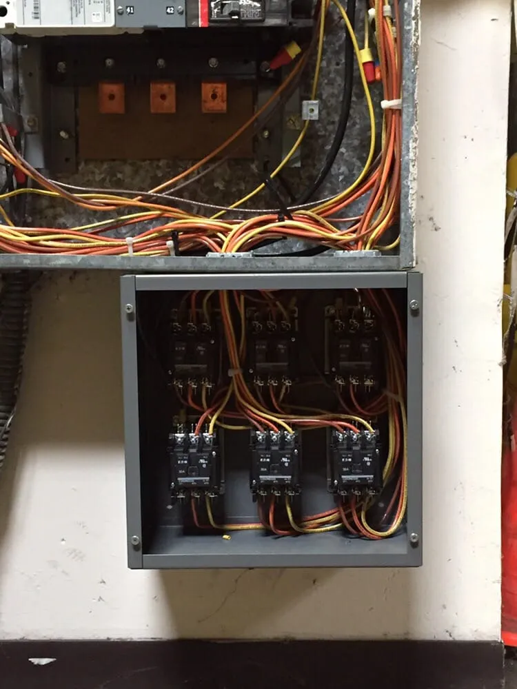 Slide of Rojo Electric Services