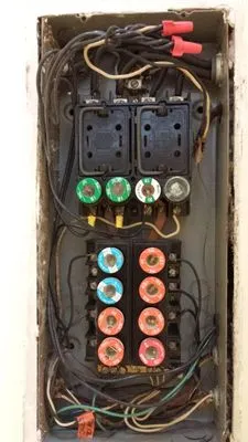 Roland Electric Logo