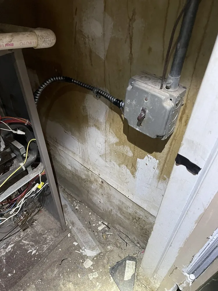 Slide of Roldan Electric & Plumbing Services