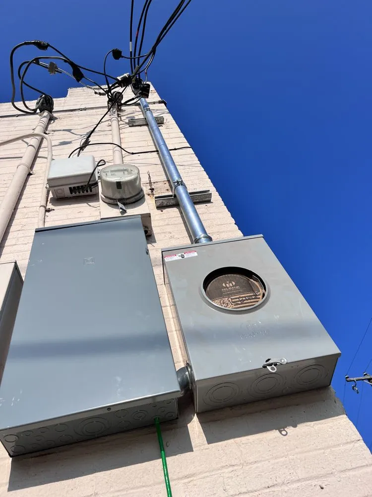 Emergency circuit breaker repair in Tom Bean, TX by Romano Electric