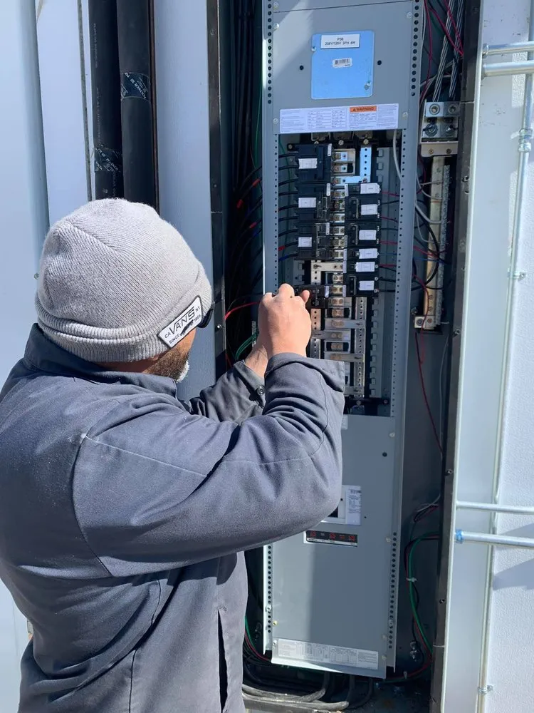 Expert circuit breaker repair service in ,  - Romeo's Air Conditioning And Refrigeration