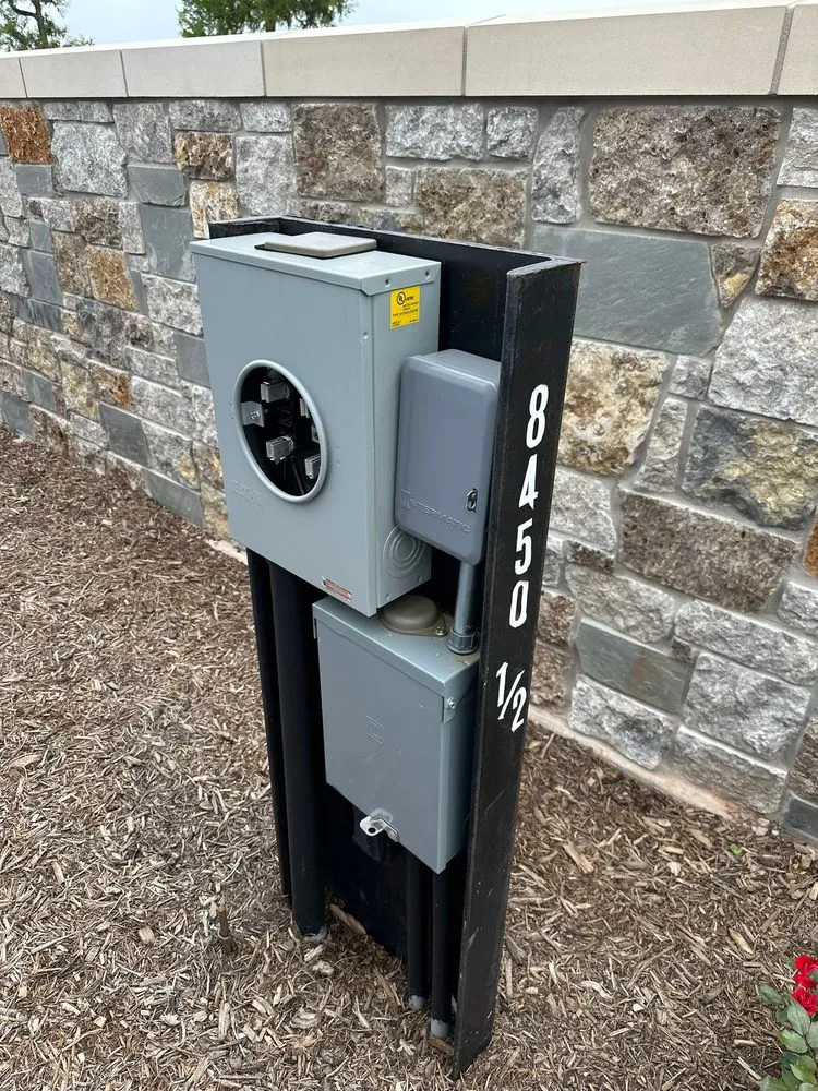 Slide of Romero Bustamante Electrical