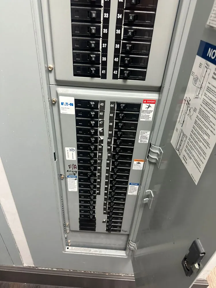 Slide of Romero Bustamante Electrical