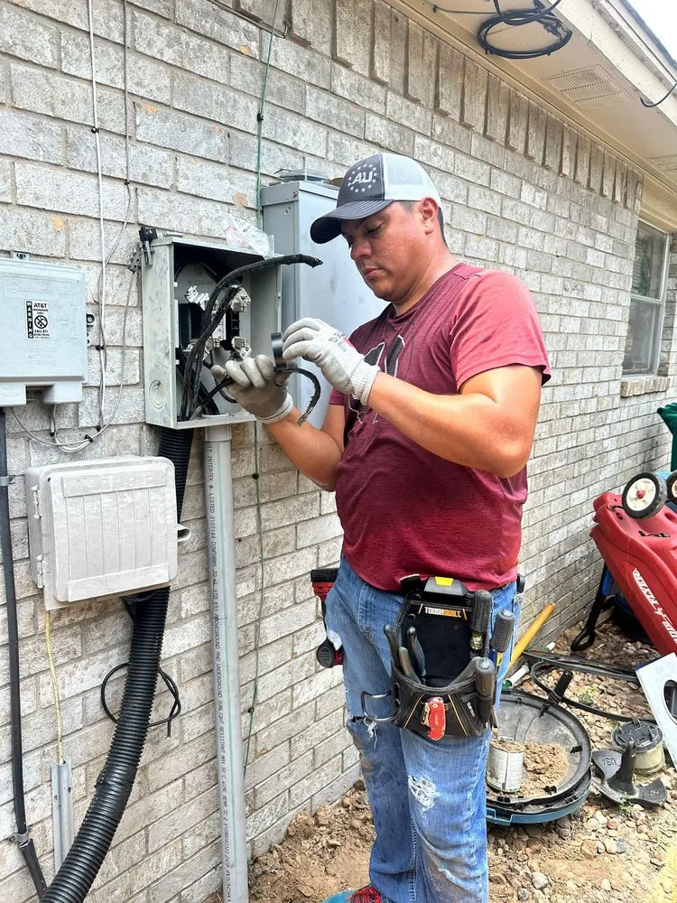 Slide of Romero Bustamante Electrical