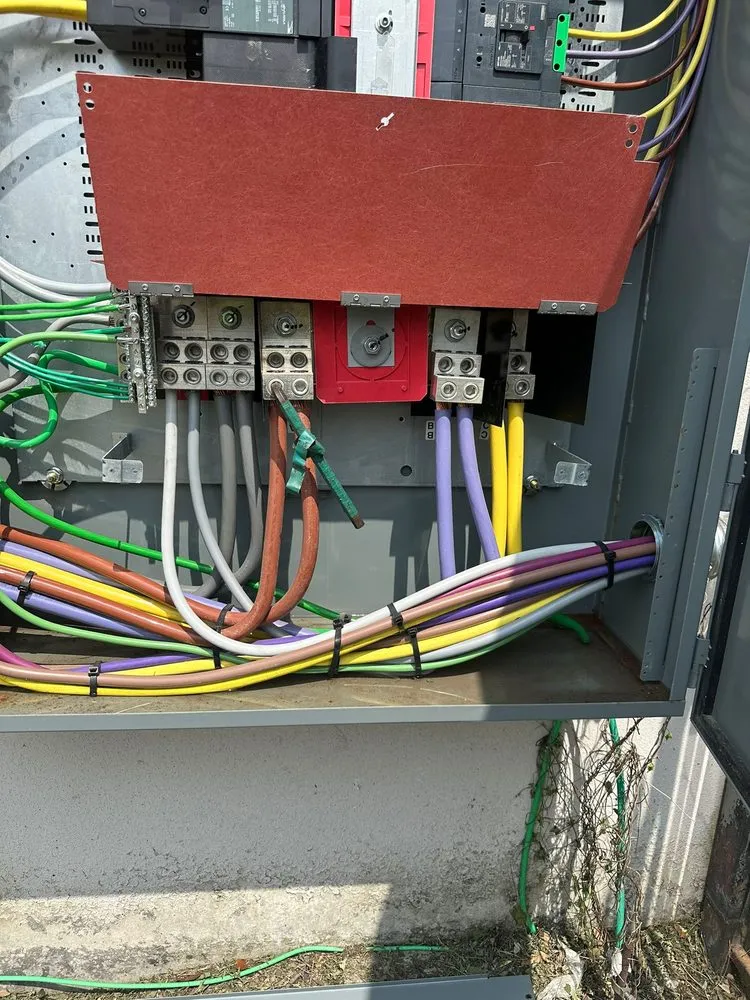 Slide of Romero Bustamante Electrical