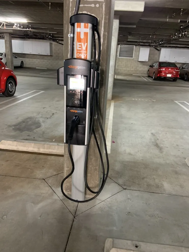 Expert electrician providing wiring installation in , 