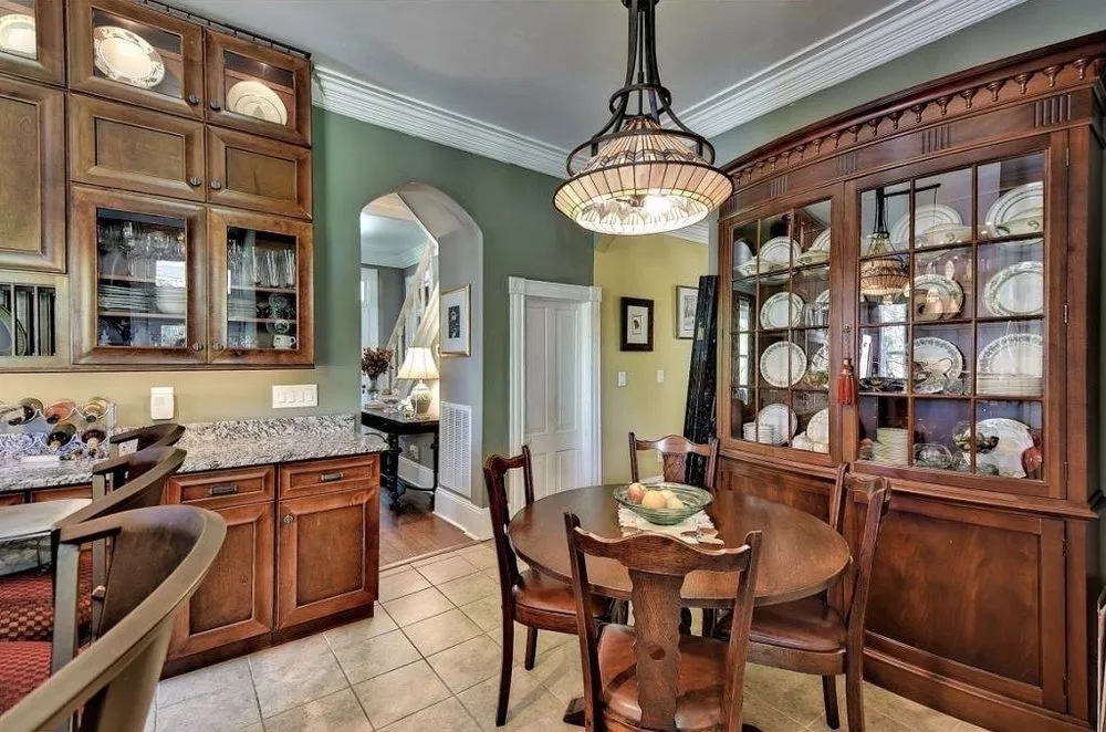 Slide of Ron Black Electric