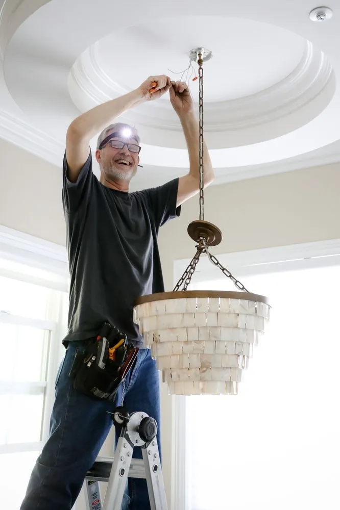 Emergency electrical service for homes in lighting installation,  by 