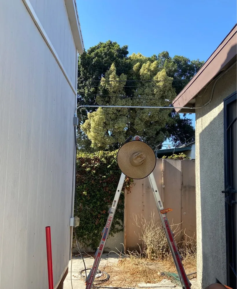 Slide of Ronin Electric