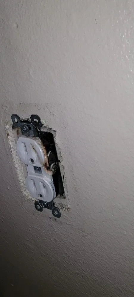 Slide of Ronin Electrical Services