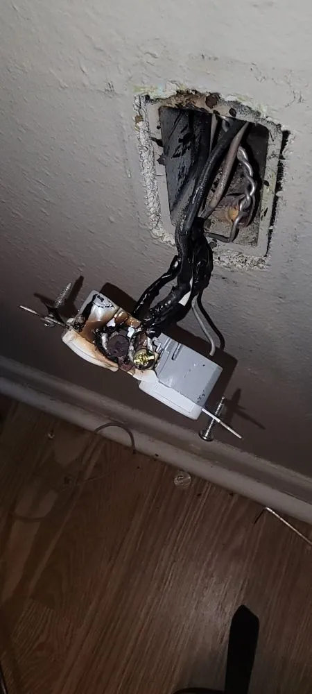 Slide of Ronin Electrical Services