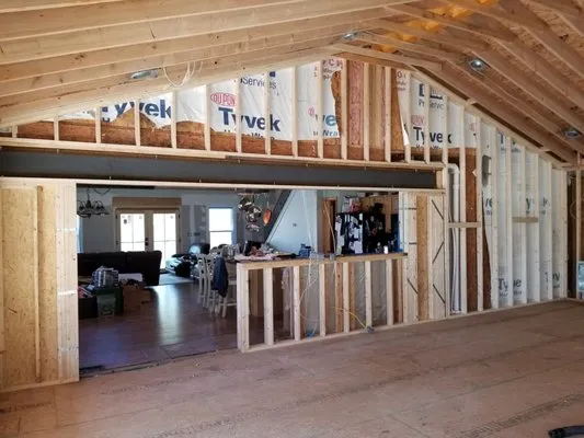 Ronnie D McLamb Handyman Services Logo