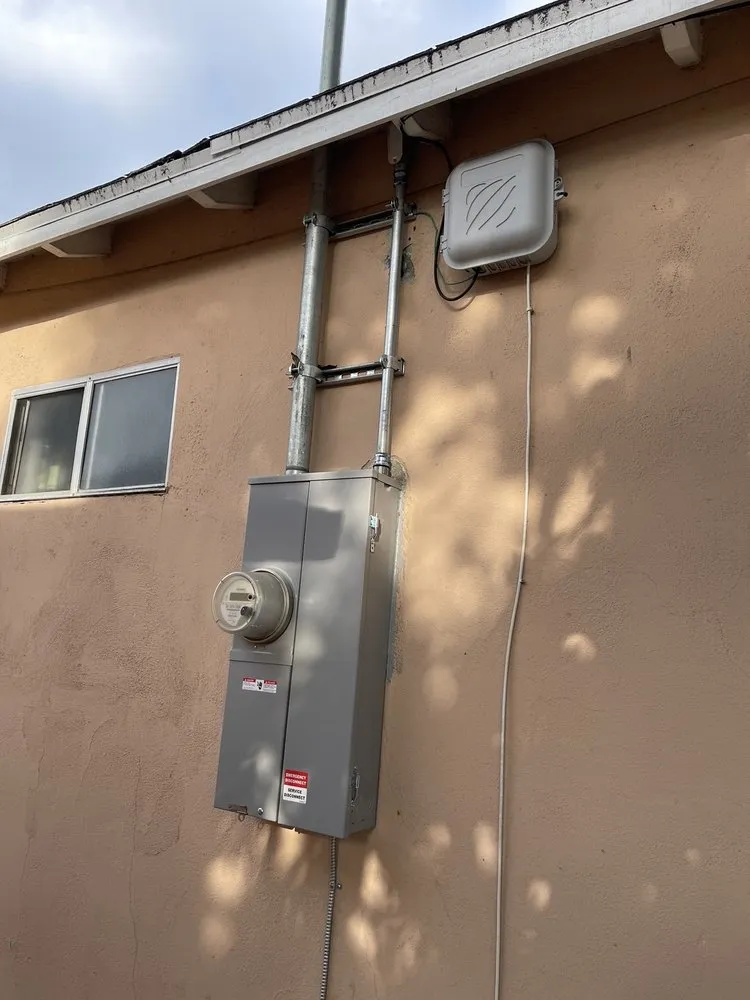 Slide of Ronnie’s Electrical Repairs