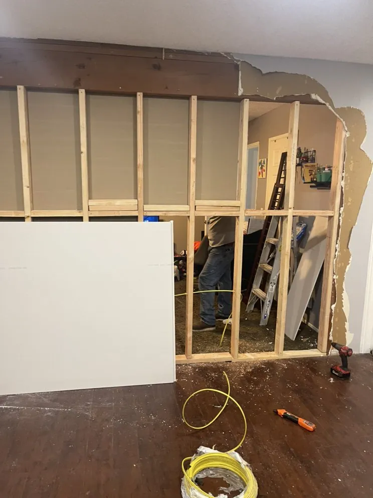 Slide of Ronnie’s Electrical Repairs