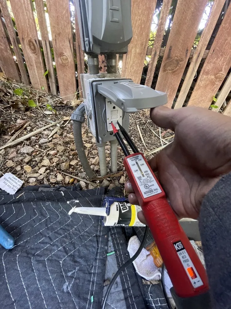 Slide of Ronnie’s Electrical Repairs