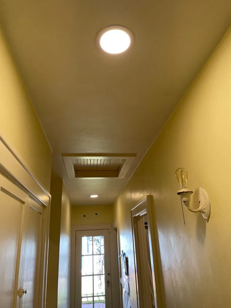 Slide of Ronnie’s Electrical Repairs