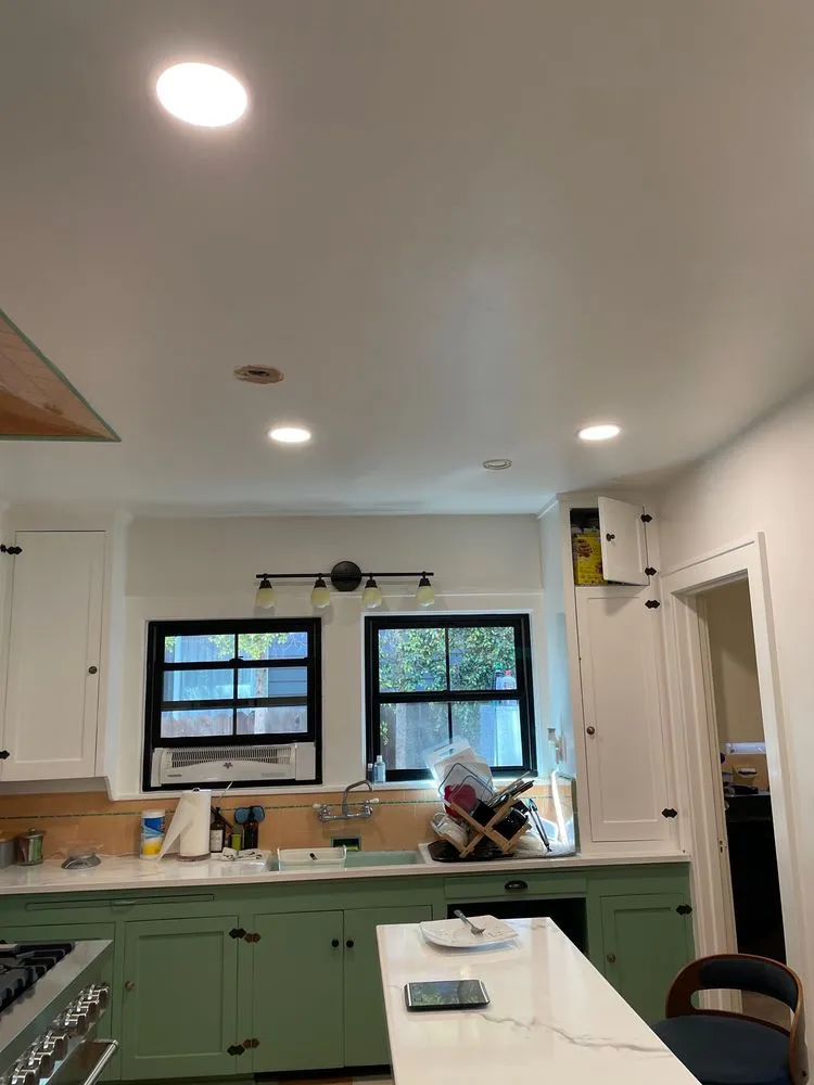 Slide of Ronnie’s Electrical Repairs