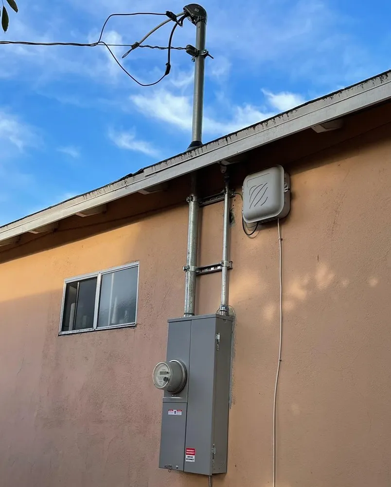 Slide of Ronnie’s Electrical Repairs