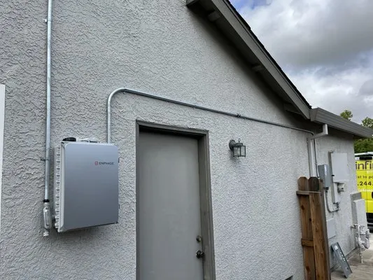 Ron's Electric Services Logo