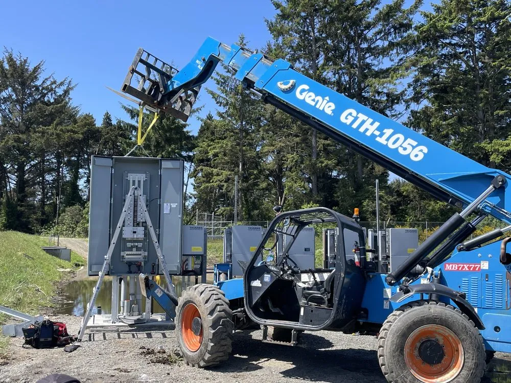 Slide of Rooster Electric