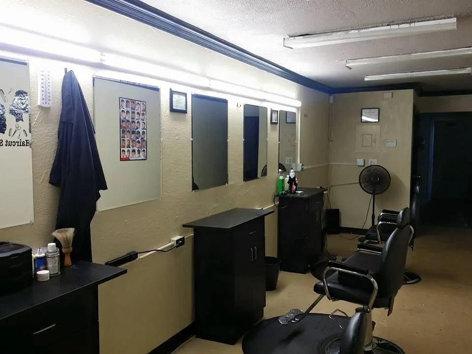 Professional electrician providing wiring installation in ,