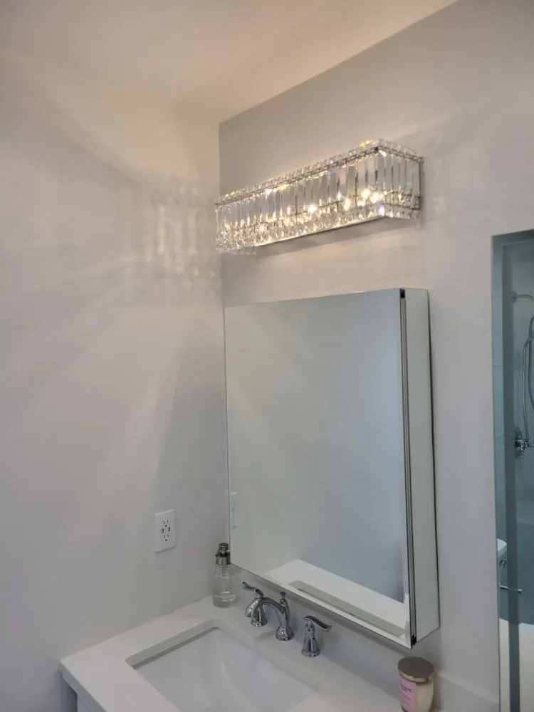 Reliable electrician providing circuit breaker repair in , 