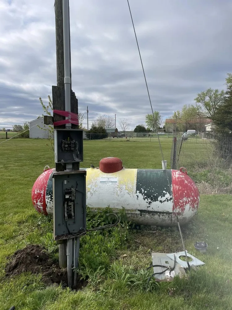 Certified electrician providing circuit breaker repair in Lake Village, IN - Roselawn Electric