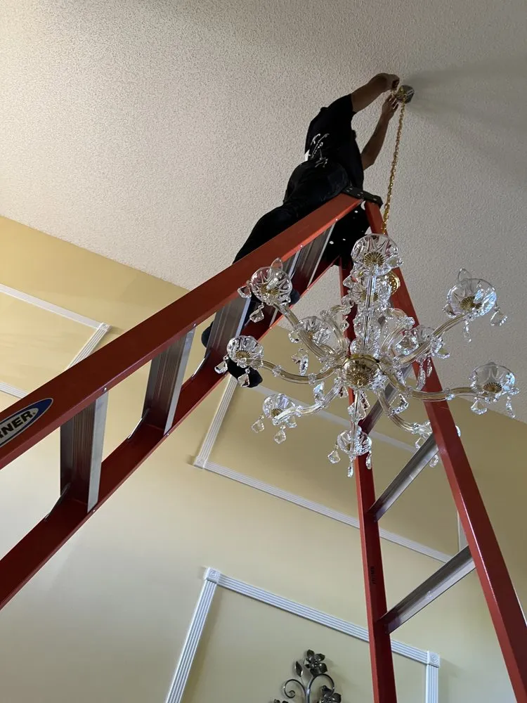 Certified electrician providing outlet and switch repair in Plantation, FL - Rossis Appliances & Electrical Repair