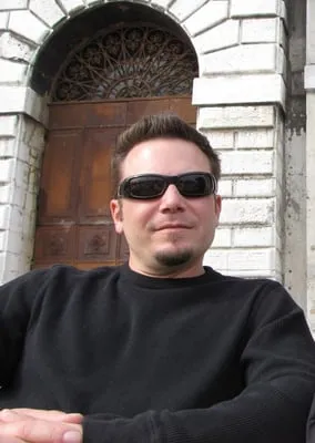 Rotunda Electric Logo