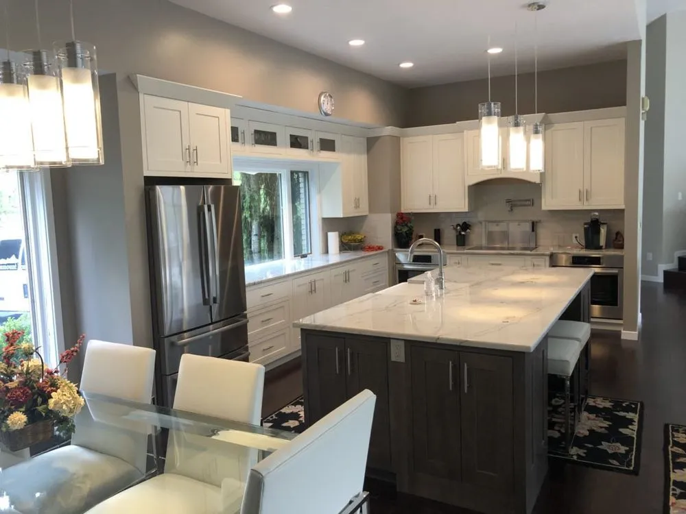 Professional outlet and switch repair service in West Chester Township, OH - Royal Construction Plus