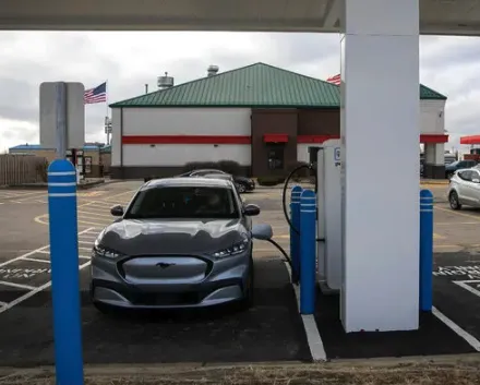 Slide of Royal Kings Electric