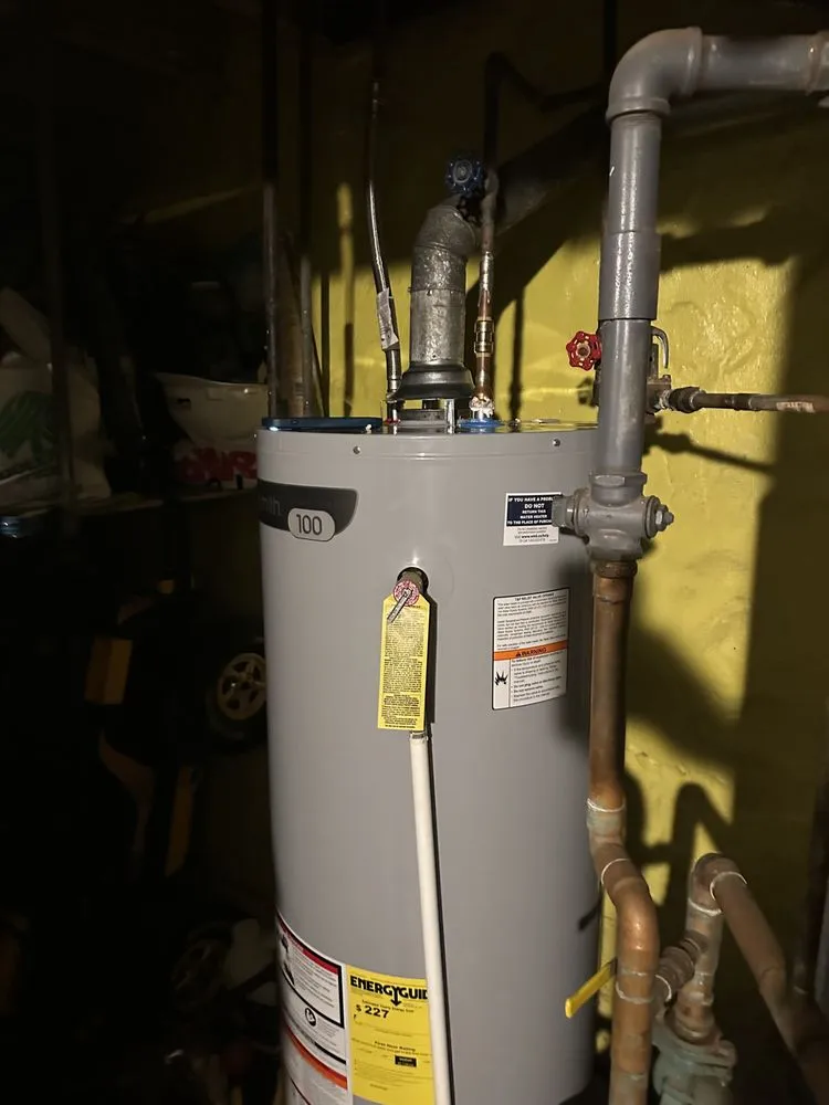 Professional electrician providing emergency electrical service in Glen Mills, PA - Royal Plumbing Heating & Ac