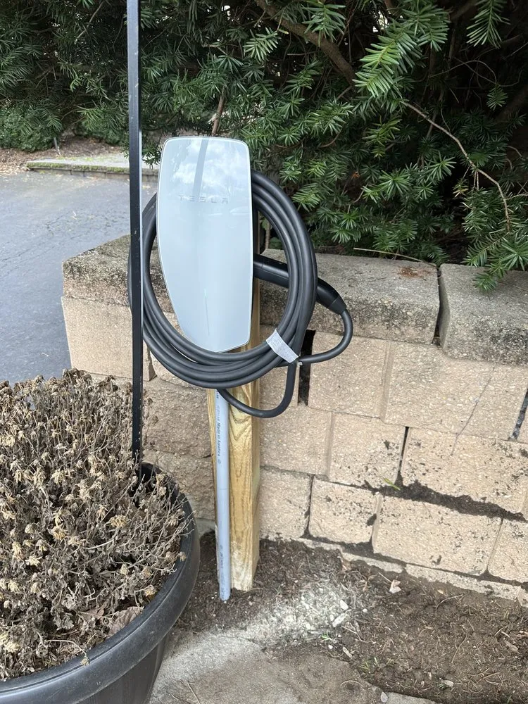 Reliable electrician providing electrical repair in Glen Mills, PA - Royal Plumbing Heating & Ac