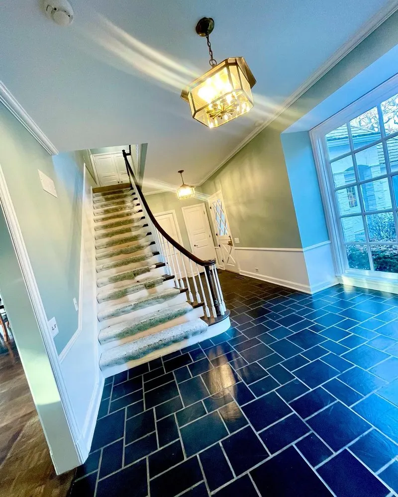 Slide of Royal Signature Painting