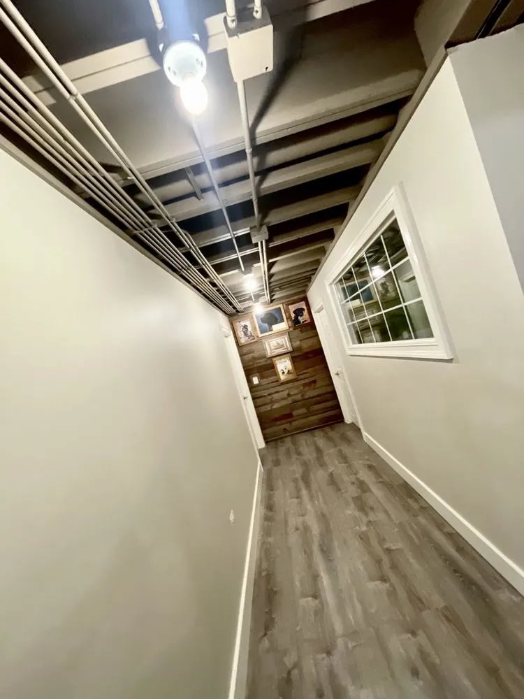 Slide of Royal Signature Painting