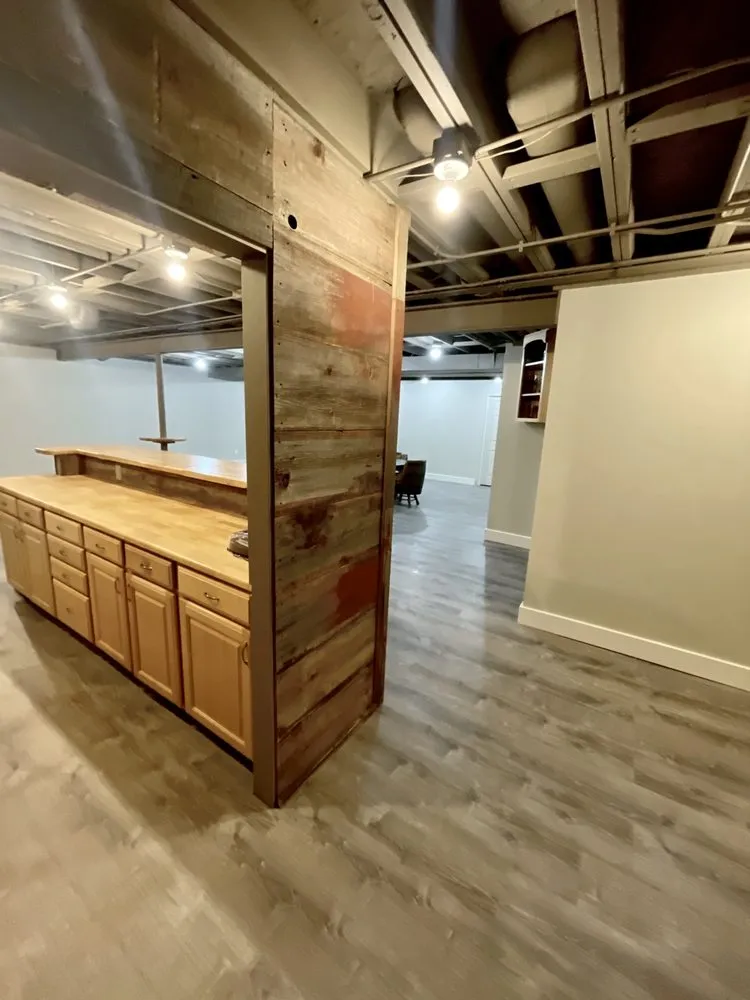 Slide of Royal Signature Painting