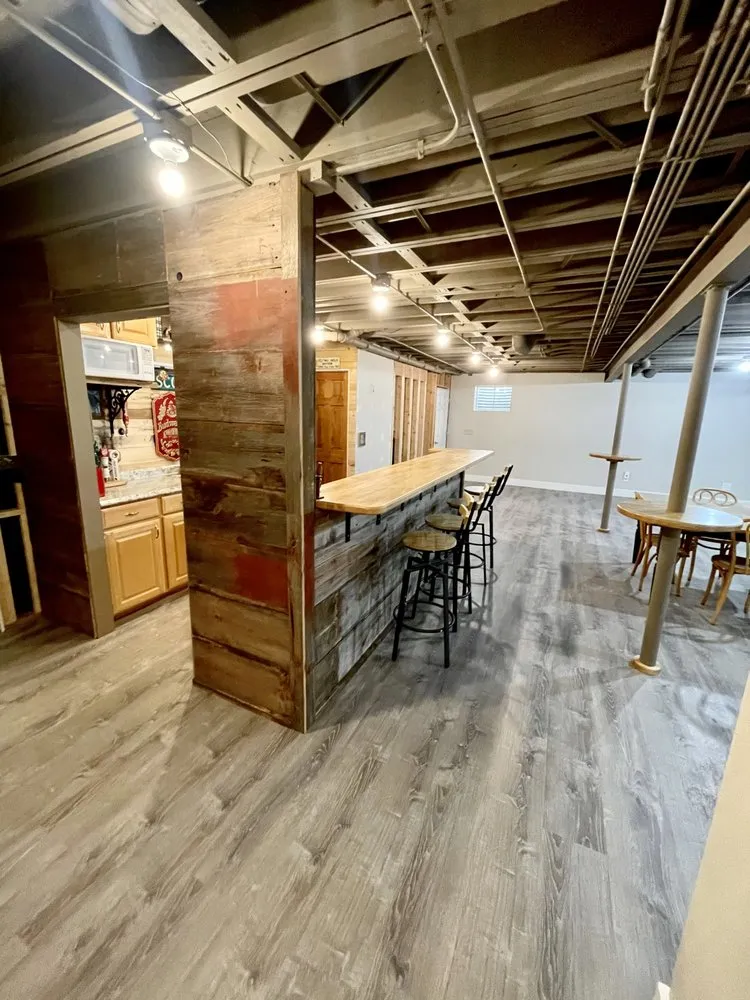 Slide of Royal Signature Painting