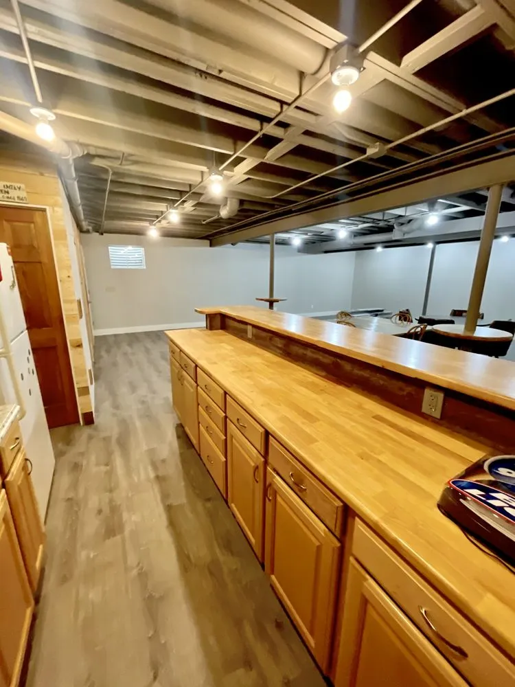 Slide of Royal Signature Painting