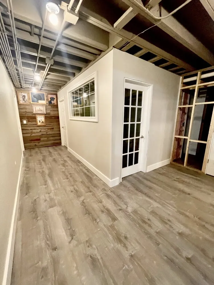 Slide of Royal Signature Painting